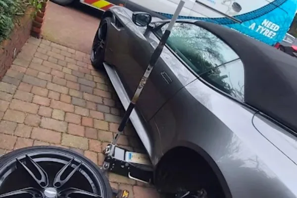 Aston Martin spare wheel fitting