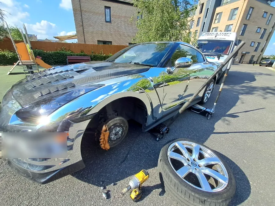 Chrome Nissan GT-R tyre fitting