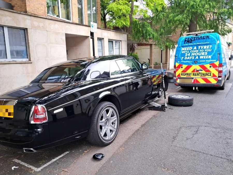 Rolls-Royce Phantom tyre replacement on the driveway