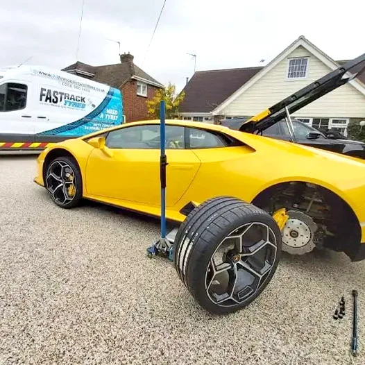 Lamborghini Huracan mobile tyre fitting